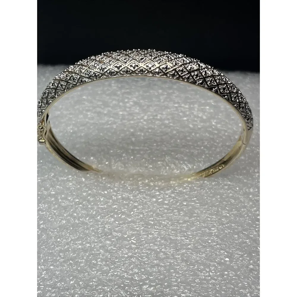 Unbranded vintage gold